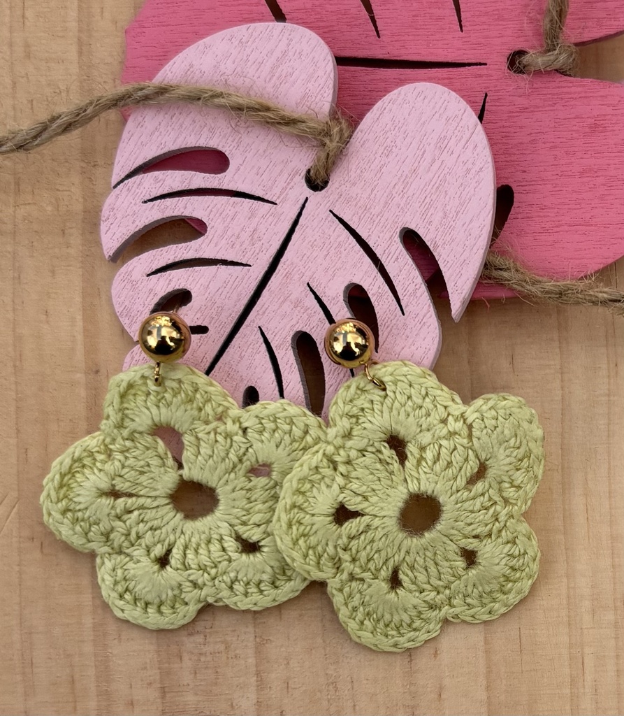 Boucles d'oreilles crochet *Fleur* vert anis