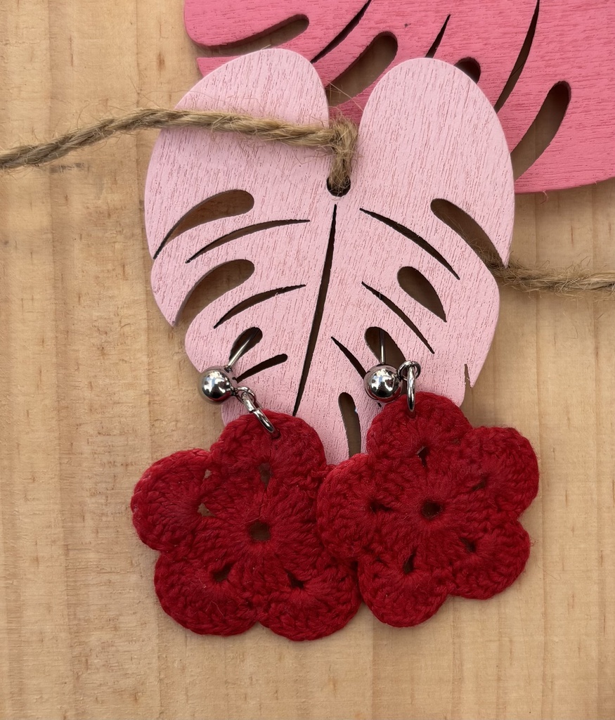 Boucles d'oreilles crochet *Fleur* rouge